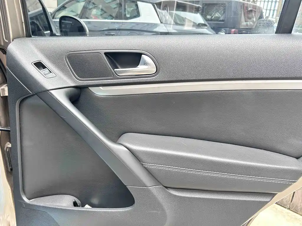 Volkswagen Tiguan 2016 — фото 17