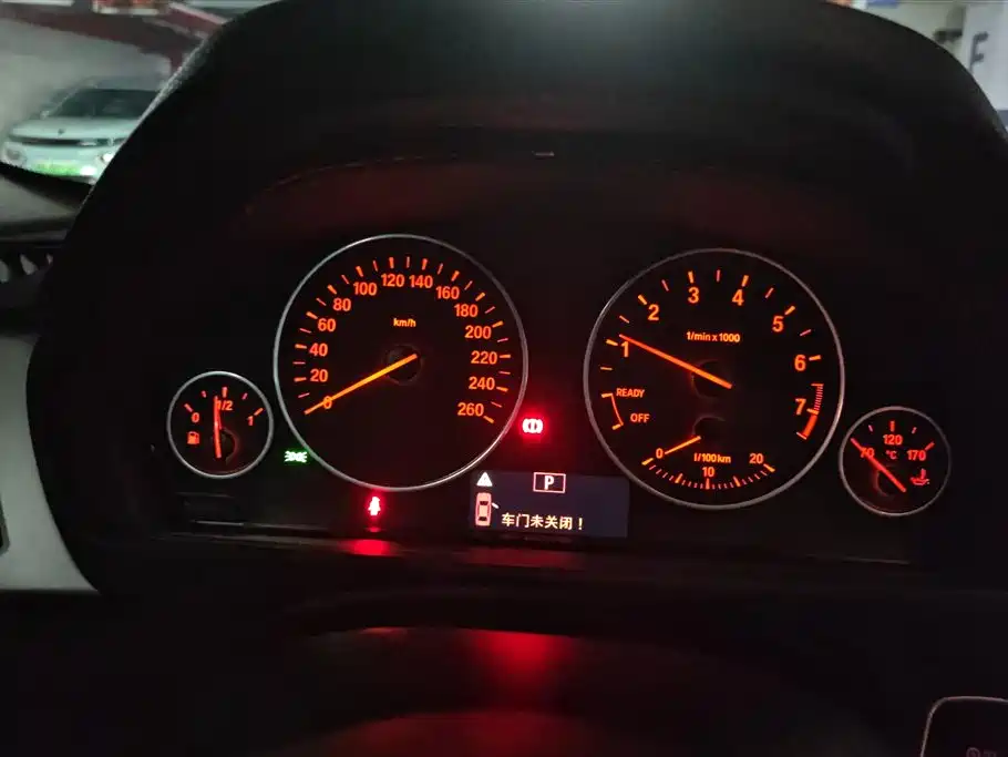 BMW 3 Series 2014 — фото 14