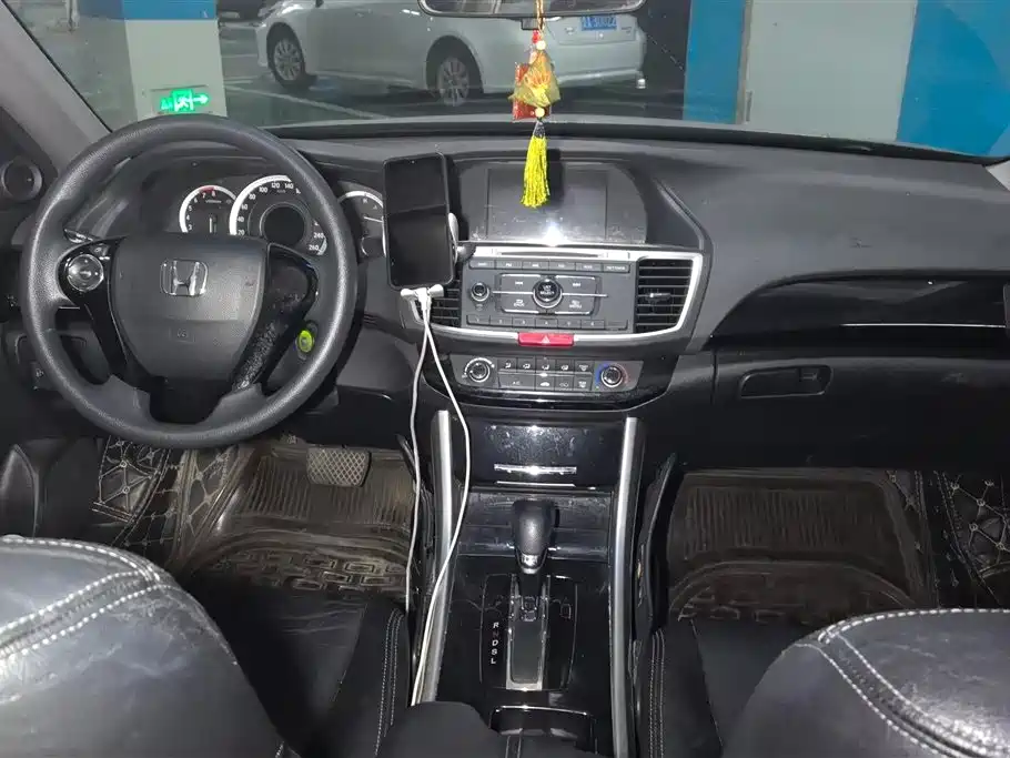 Honda Accord 2018 — фото 12