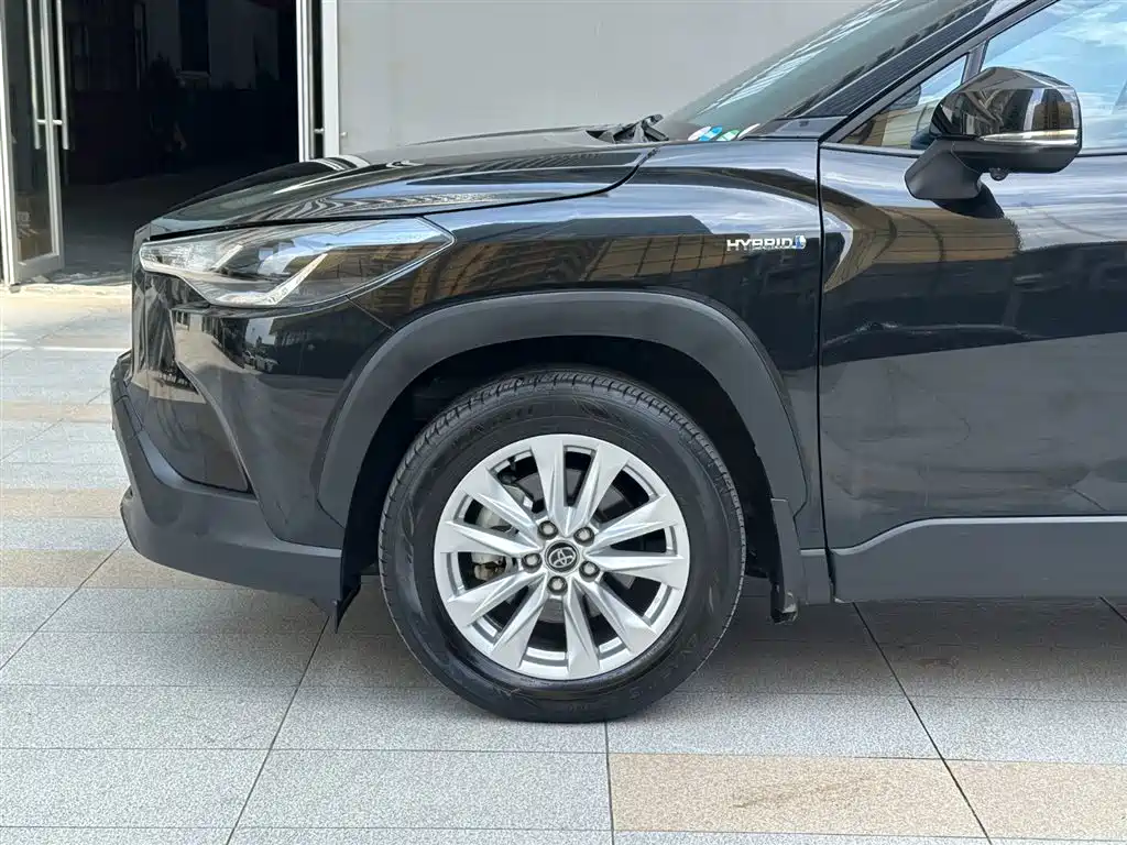 Toyota Corolla Cross 2024 — фото 19
