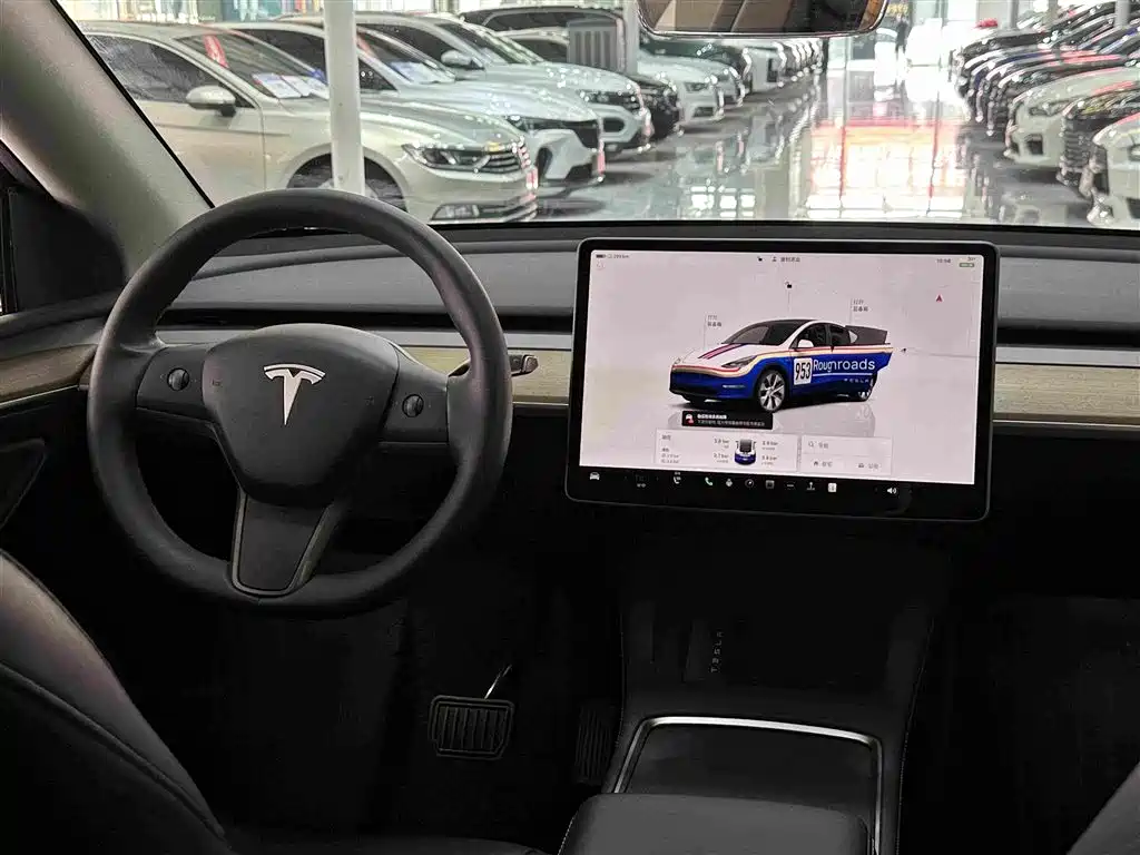 Tesla Model Y 2023 — фото 9