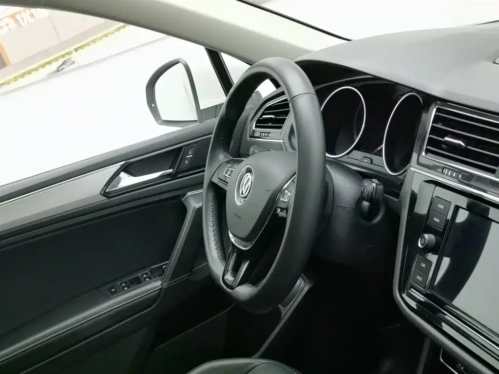 Volkswagen Tiguan L 2019 — фото 22