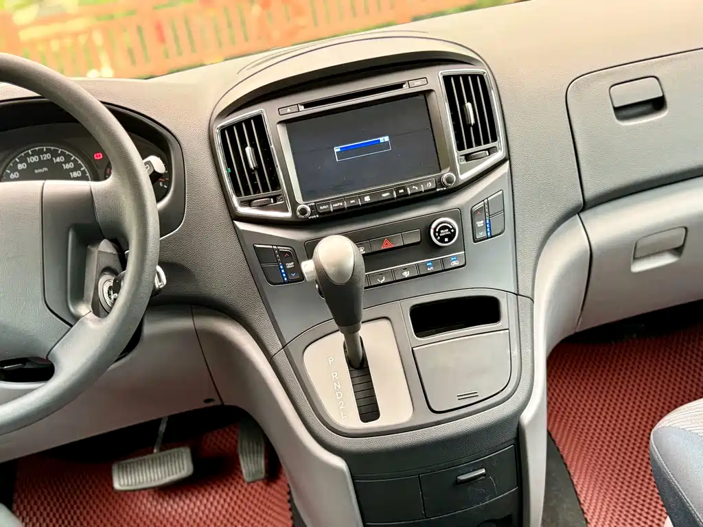 Hyundai H-1 2016 — фото 19