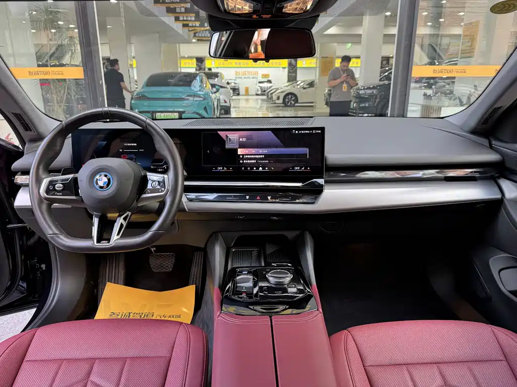 BMW i5 2025 — фото 9