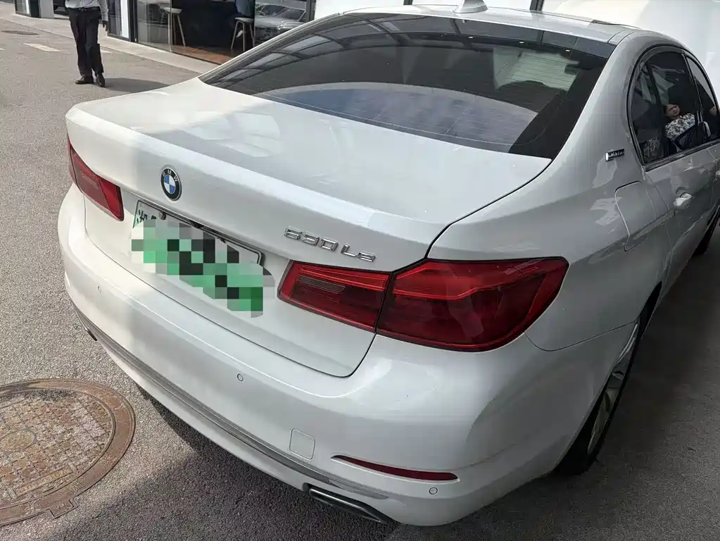 BMW 5 Series New Energy 2019 — фото 14