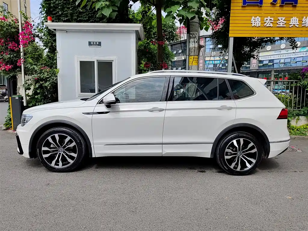 Volkswagen Tiguan L 2021 — фото 3