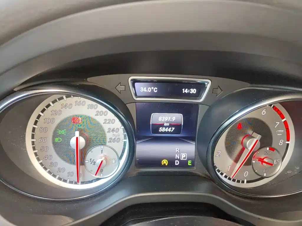 Mercedes-Benz GLA 2015 — фото 12