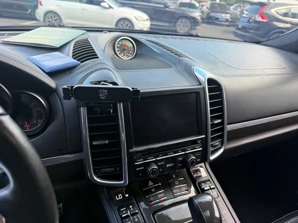 Porsche Cayenne 2013 — фото 10