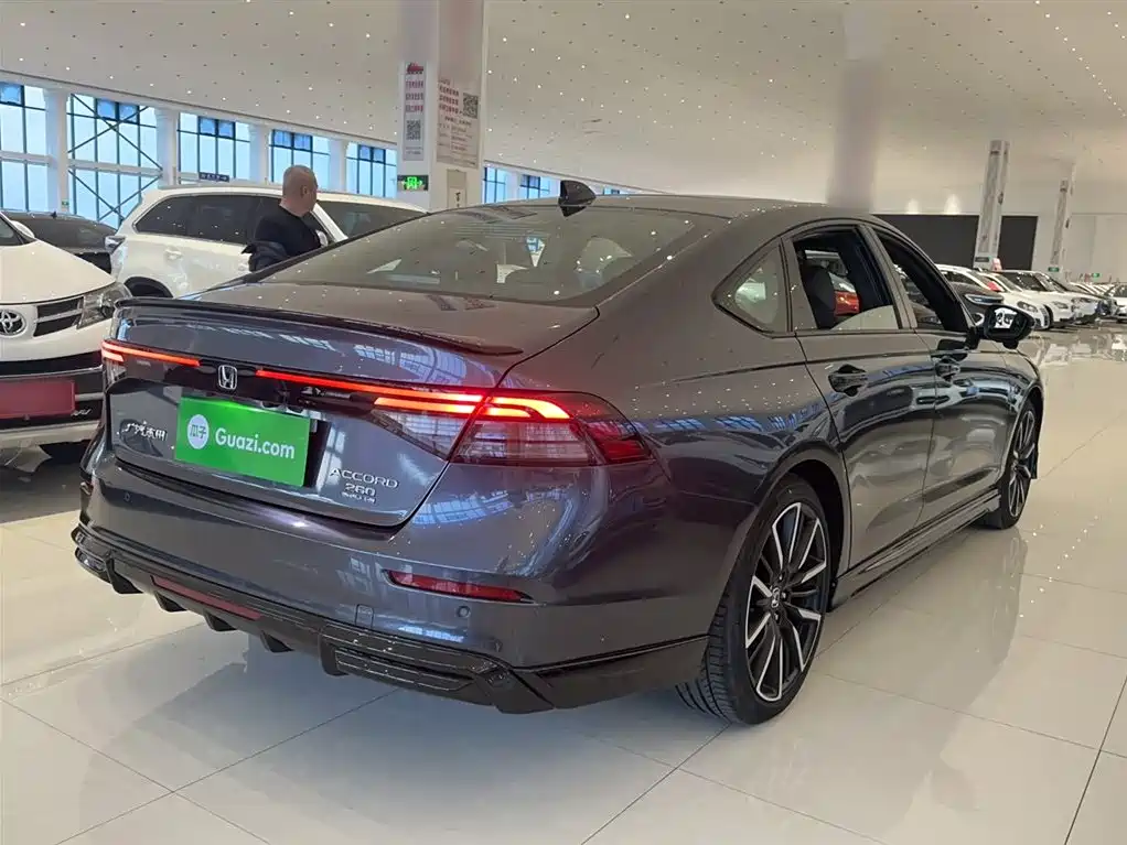 Honda Accord 2023 — фото 11