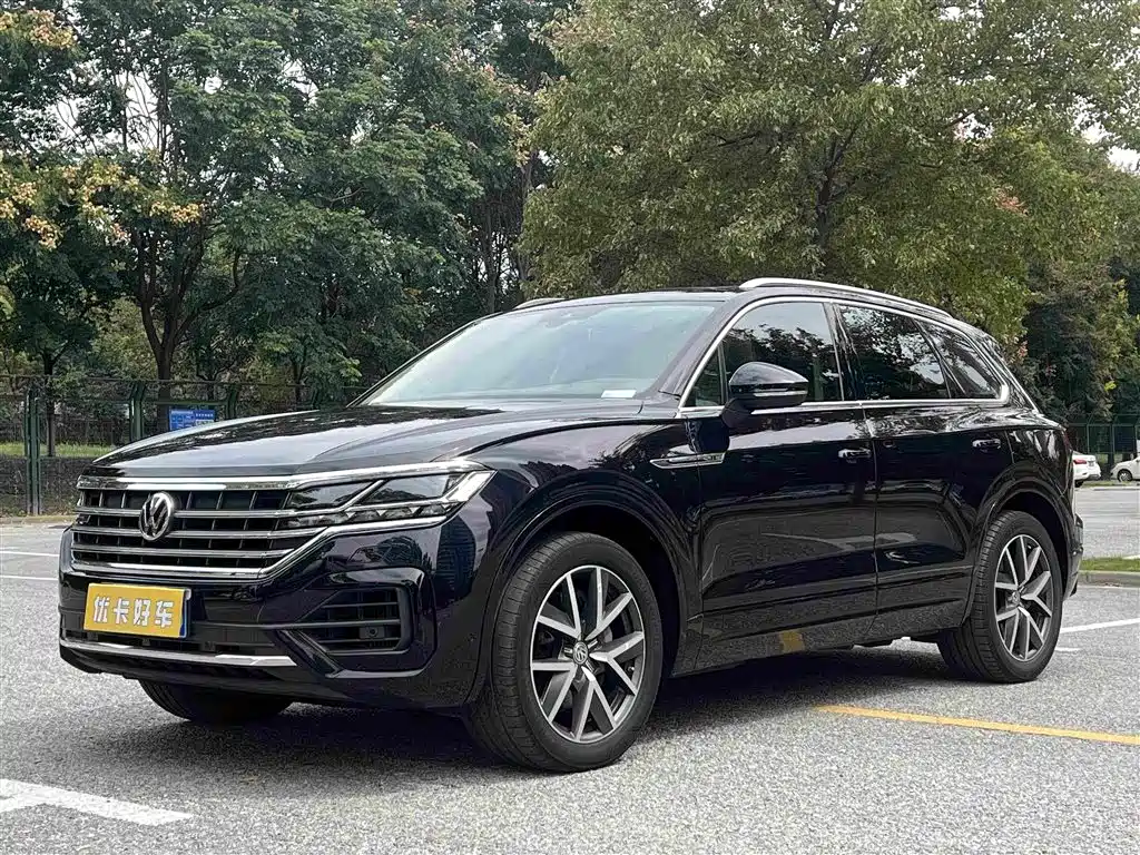 Volkswagen Touareg 2022 — фото 1