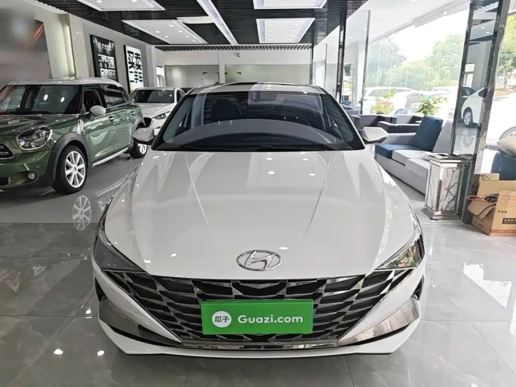 Hyundai Elantra 2022
