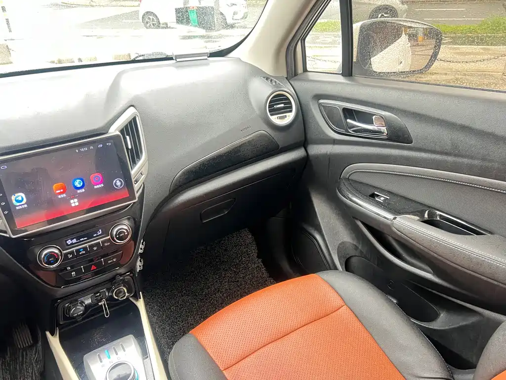 Changan CS15EV 2018 — фото 18