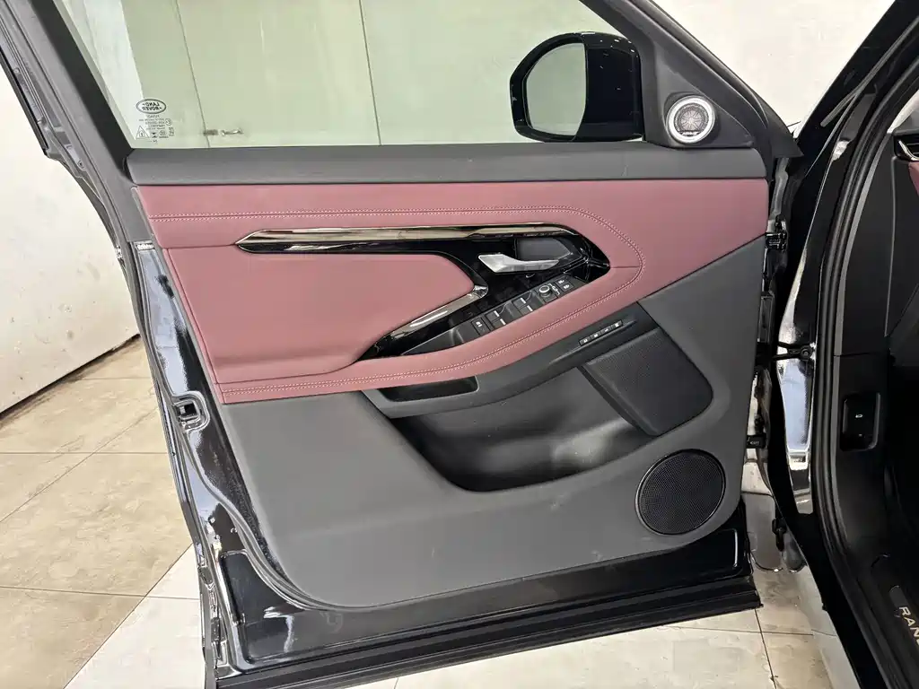 Land Rover Range Rover Evoque 2025 — фото 11