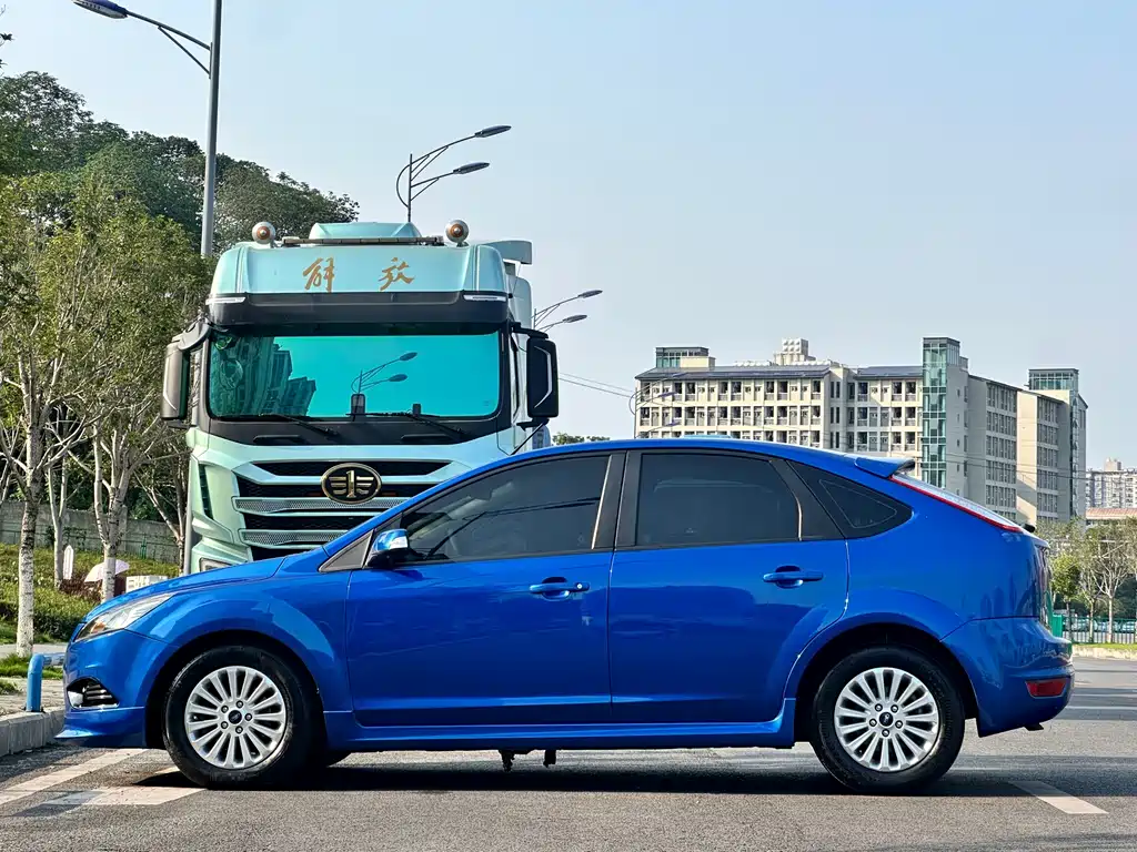 Ford Focus 2014 — фото 7
