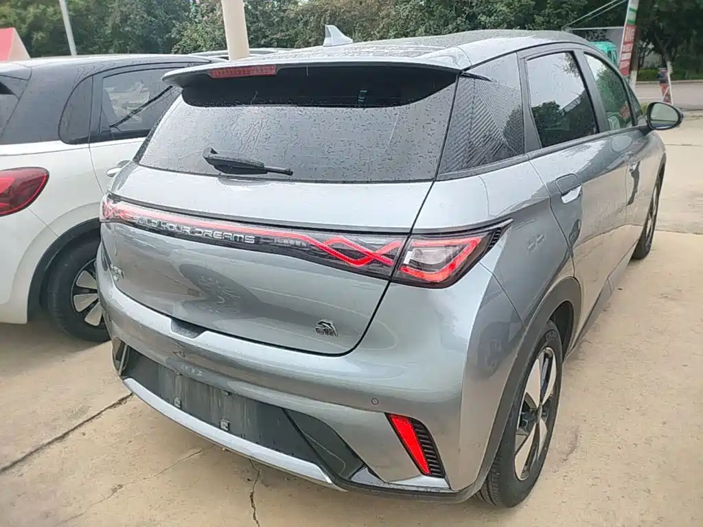 BYD Dolphin 2023