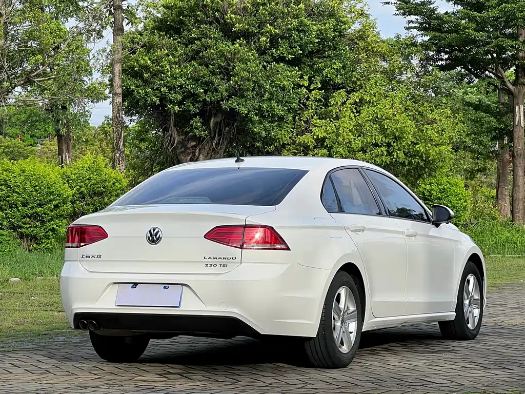 Volkswagen Lamando 2015