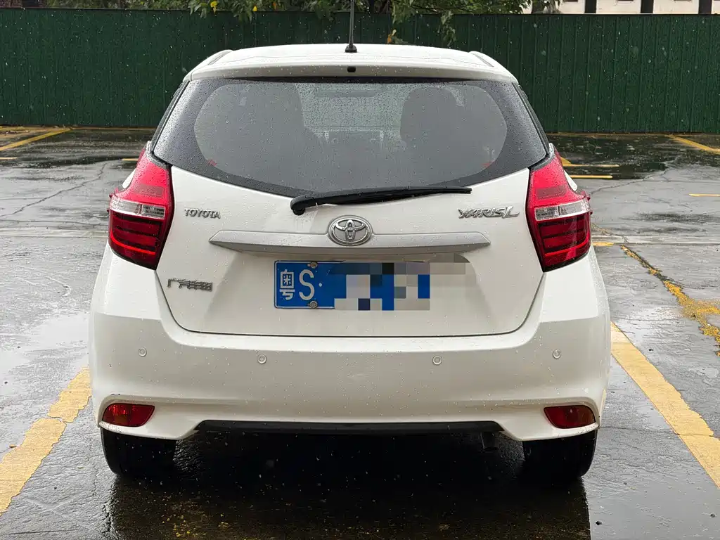 Toyota Yaris L 2019 — фото 8