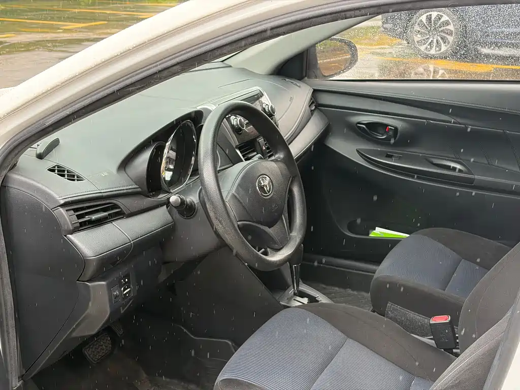 Toyota Yaris L 2019