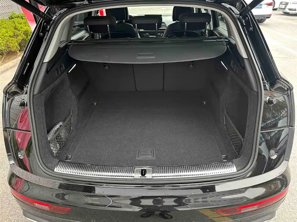 Audi Q5L 2023 — фото 20