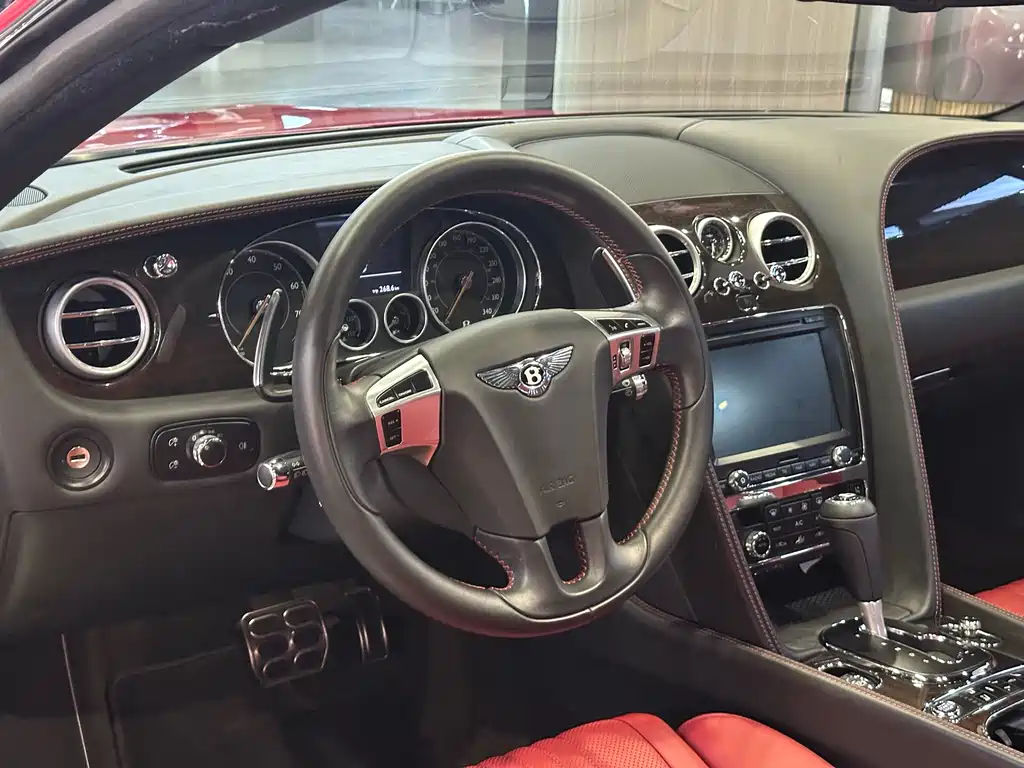 Bentley Continental 2018 — фото 10