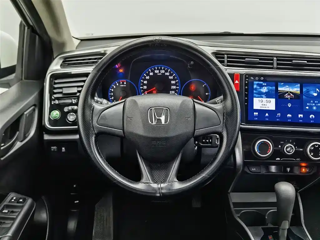 Honda City 2016 — фото 11