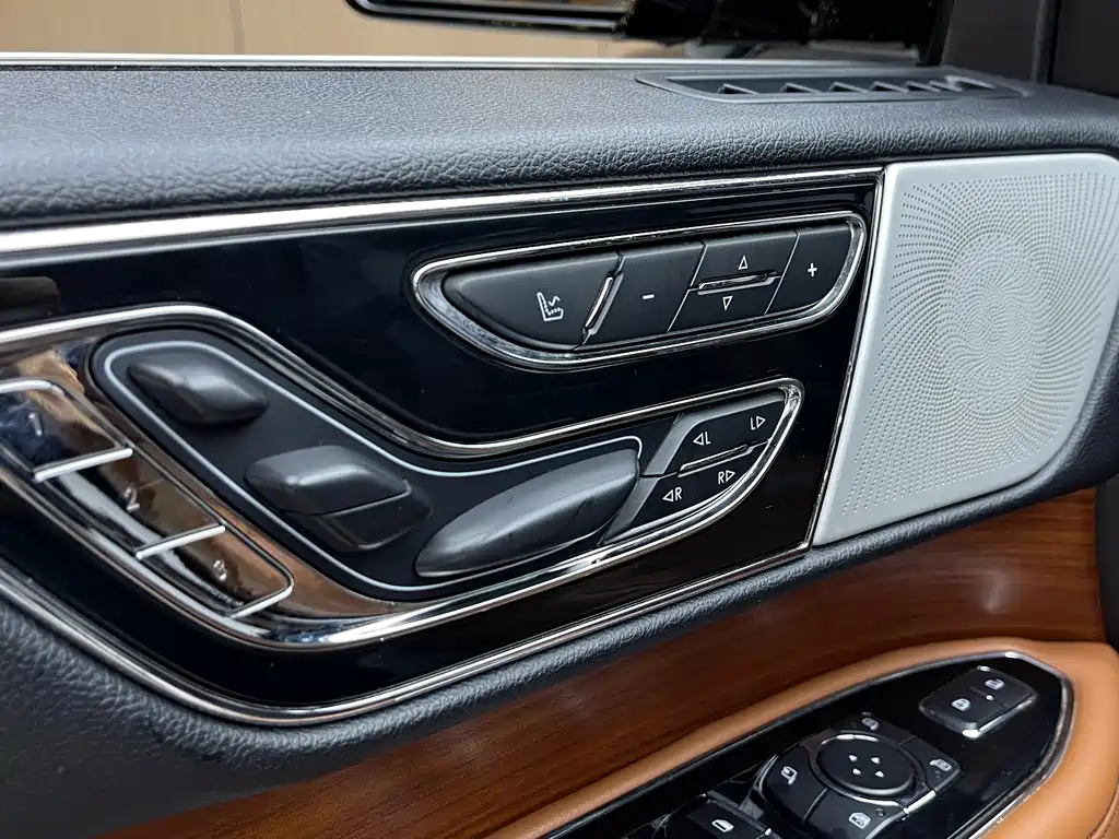 Lincoln Navigator 2018 — фото 9