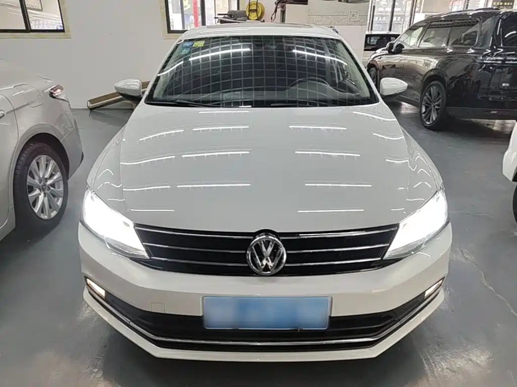 Volkswagen Sagitar 2019