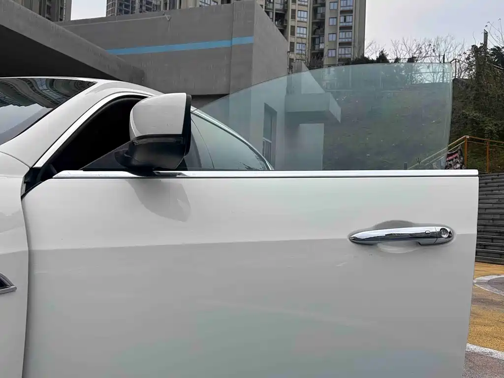 Maserati Quattroporte 2016 — фото 11