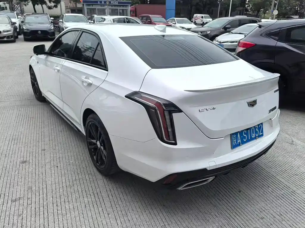 Cadillac CT4 2020 — фото 2