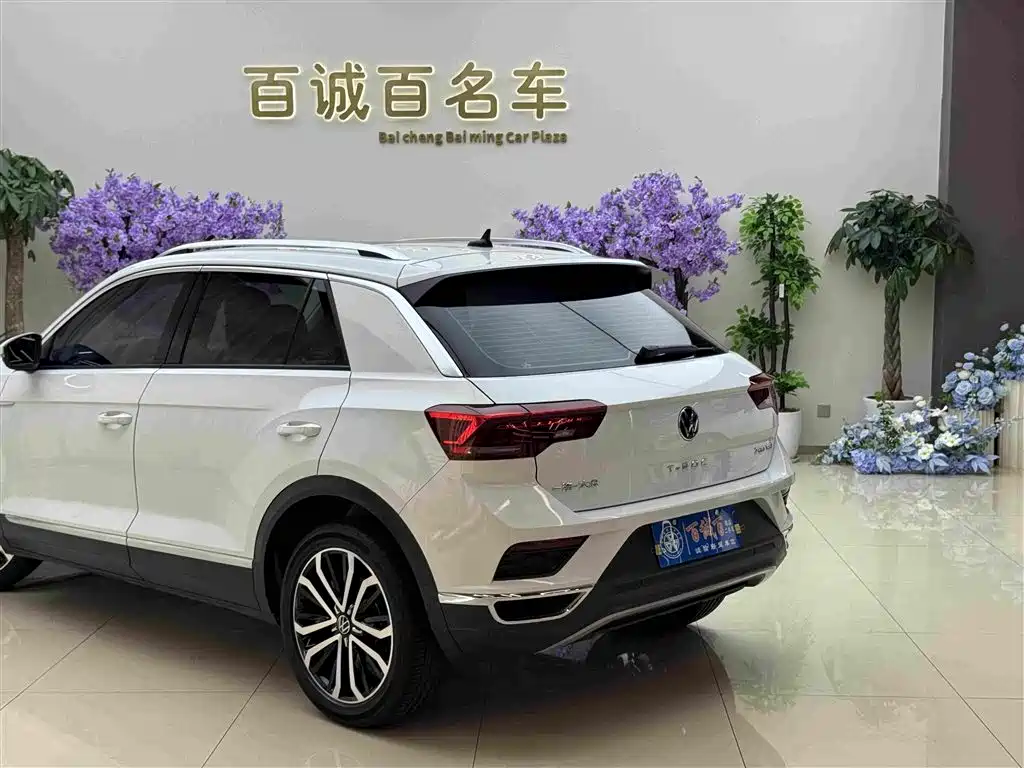 Volkswagen T-Roc 2023 — фото 8