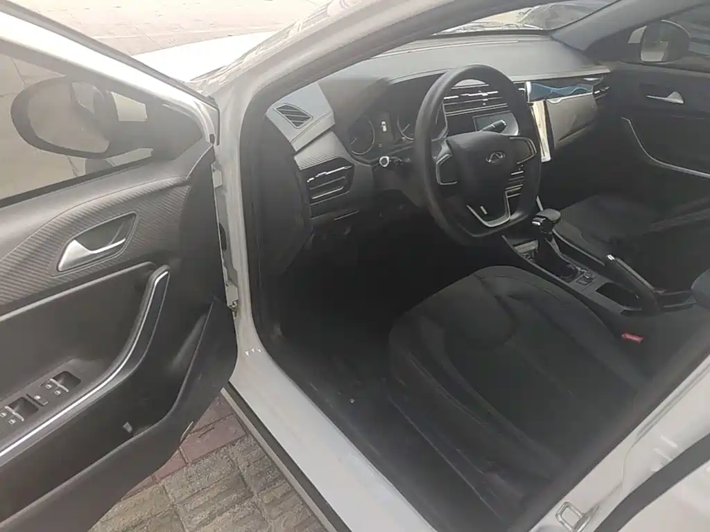 Chery Tiggo 3x 2025 — фото 16