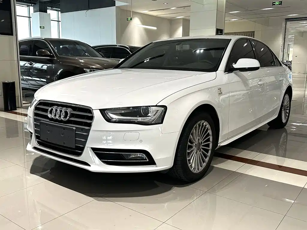 Audi A4L 2015