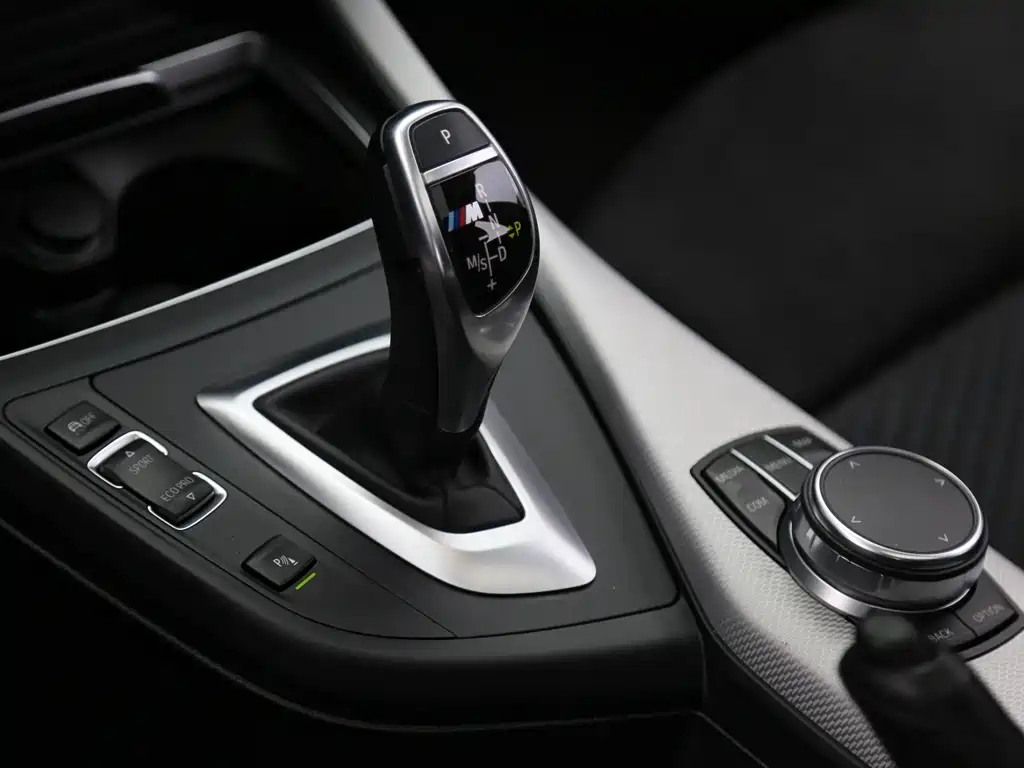 BMW 1 Series 2017 — фото 14