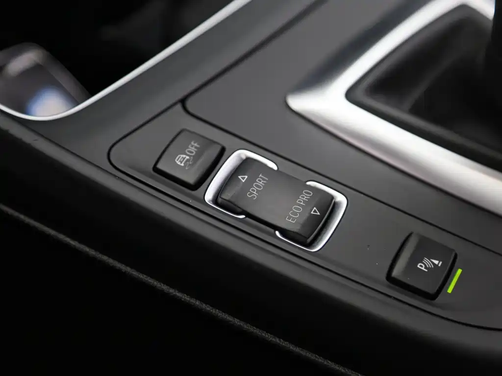 BMW 1 Series 2017 — фото 18
