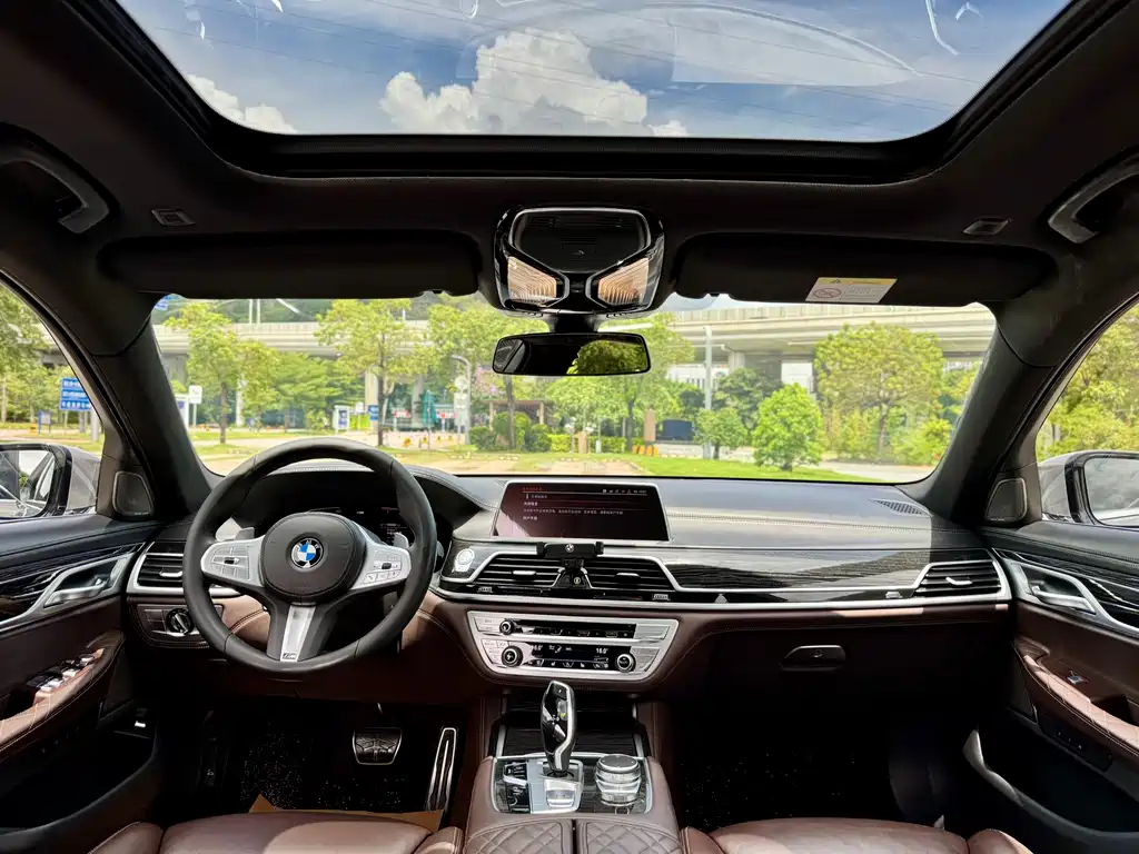 BMW 7 Series 2020 — фото 11