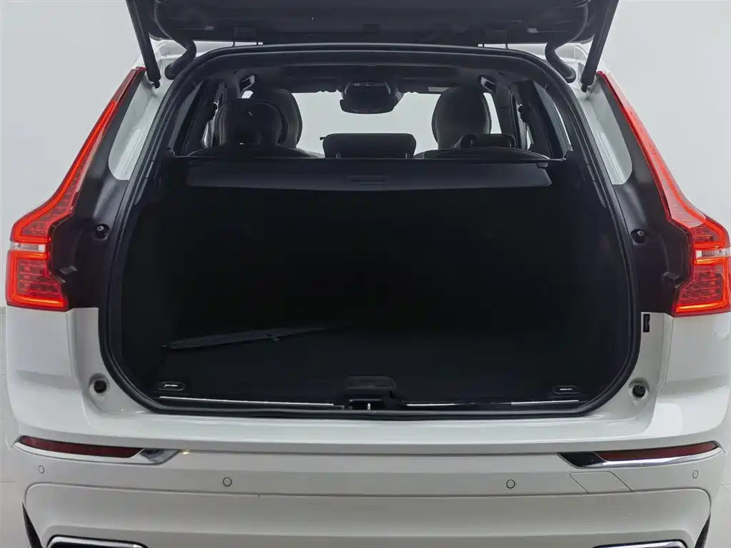Volvo XC60 2020 — фото 16