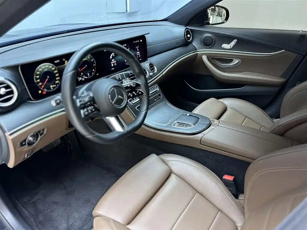 Mercedes-Benz E-Class 2022 — фото 17