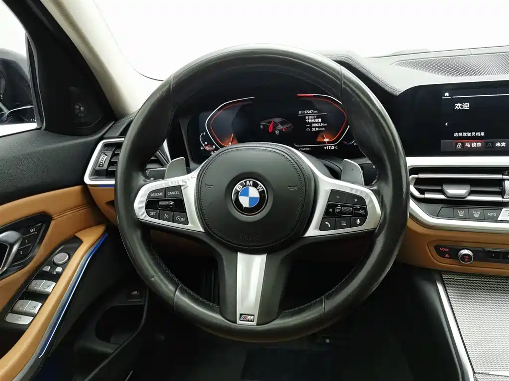 BMW 3 Series 2019 — фото 11