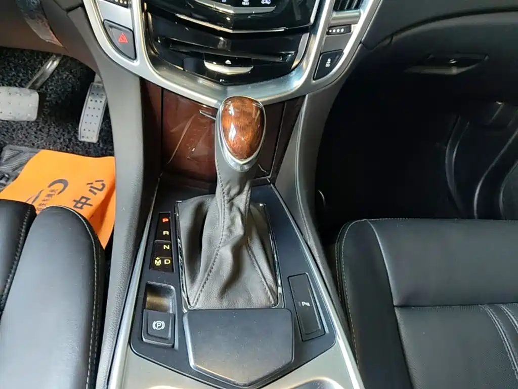 Cadillac SRX 2015 — фото 14