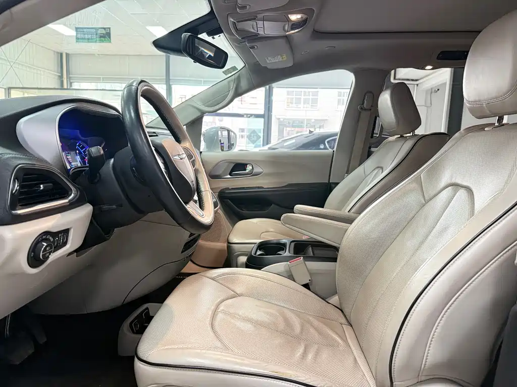 Chrysler Grand Voyager PHEV 2020 — фото 8