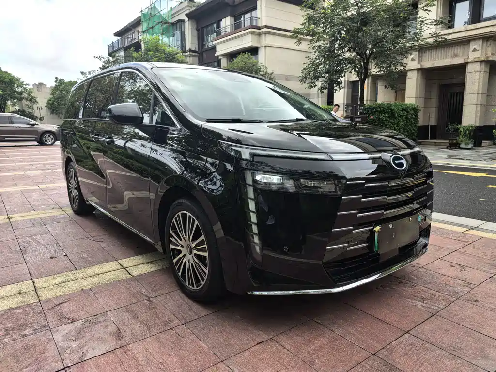 GAC Motor E8 PHEV 2024 — фото 3