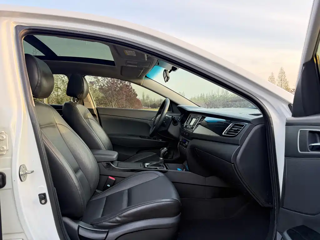 Hyundai Mistra 2016 — фото 10