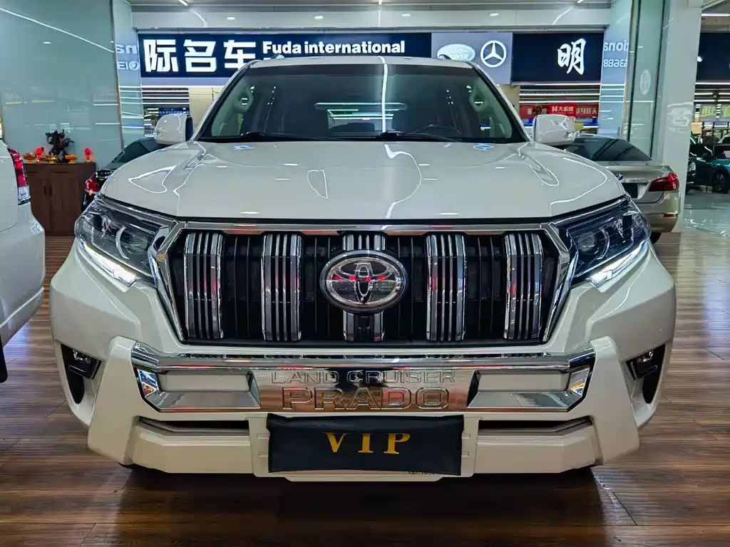 Toyota Prado 2019 — фото 1