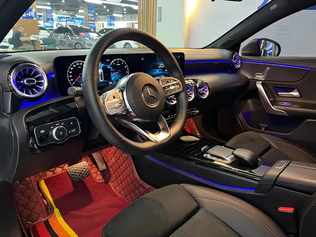 Mercedes-Benz A-Class 2021 — фото 8