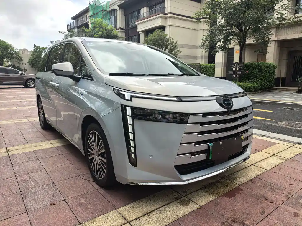 GAC Motor E8 PHEV 2024 — фото 3