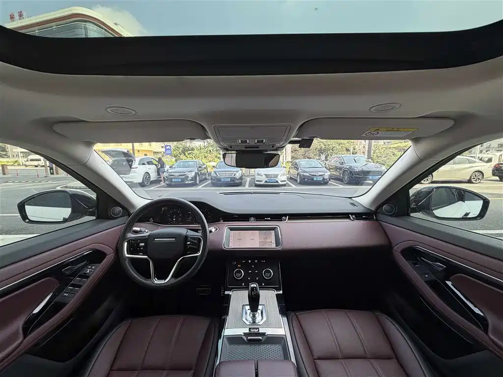 Land Rover Evoque 2023 — фото 18