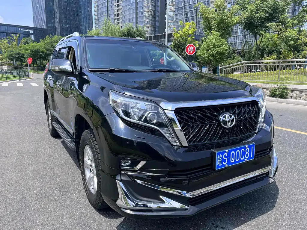 Toyota Prado 2015 — фото 2