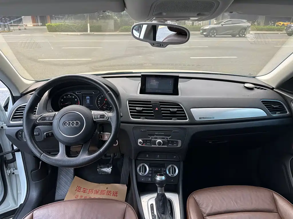 Audi Q3 2014 — фото 10