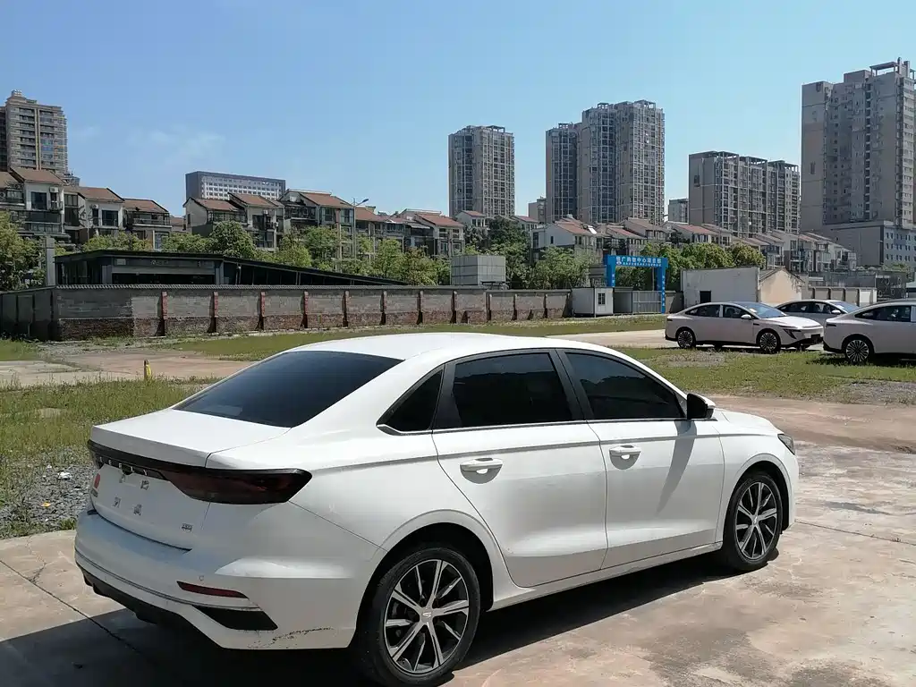 Geely Emgrand 2023 — фото 4