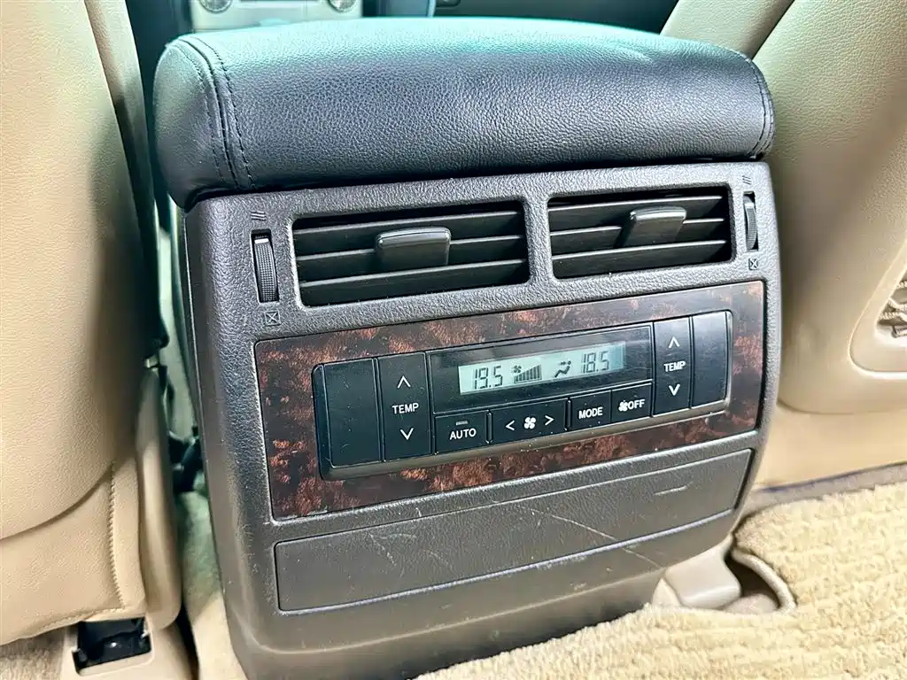 Toyota Land Cruiser 2012 — фото 23